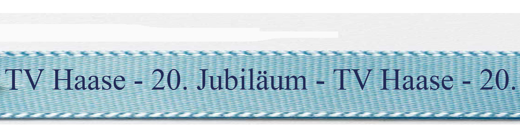 Beispiel: Beispiel: Ihr Text auf Satinband hellblau-marineblau mit ClassicSchrift: 15mm breit / 25m-Rolle